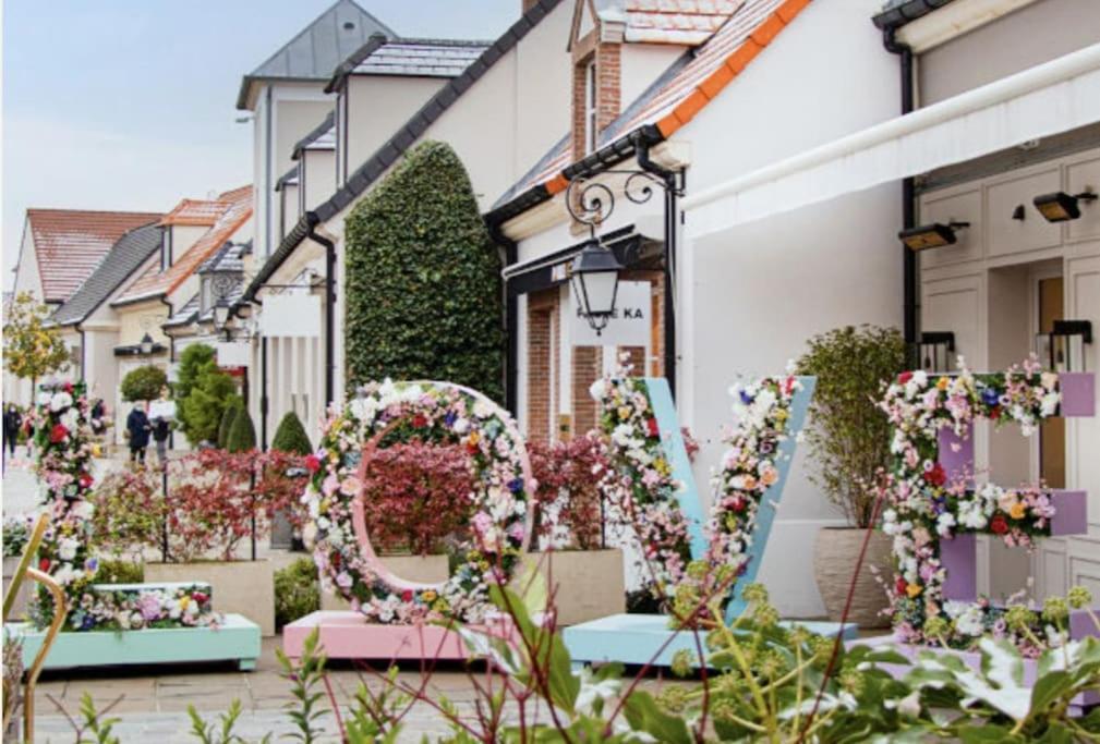 Superbe Appartement A 5 Minutes De Bus De Disneyland Serris Buitenkant foto
